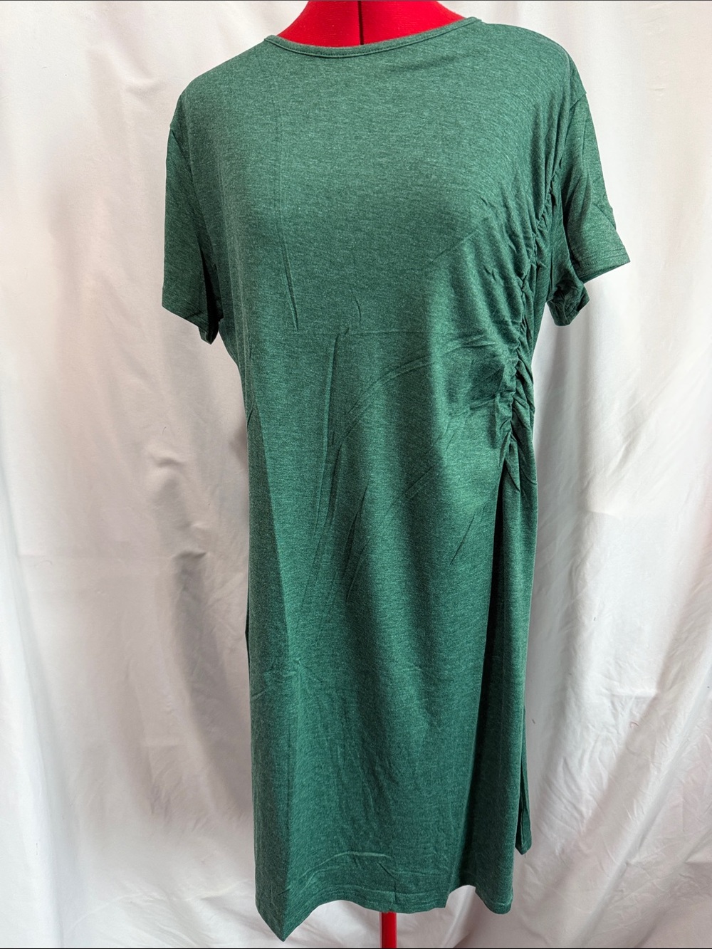 Side-Ruched Short Sleeve Tunic Dress in Forest Green